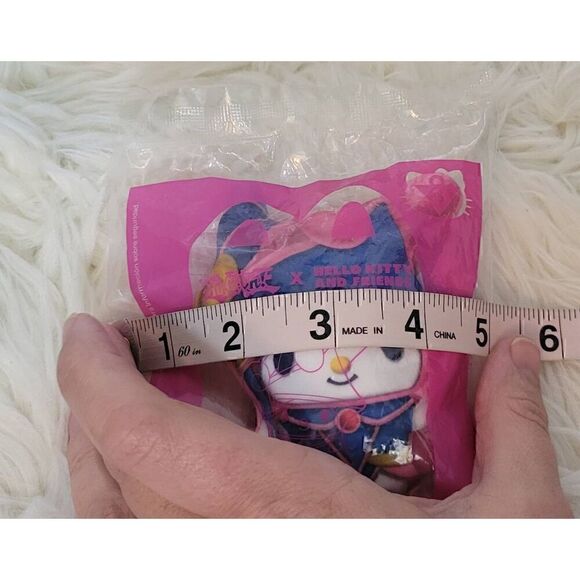 My Melody Dark Magician Girl #3 x Hello Kitty Toy - Picture 4 of 4